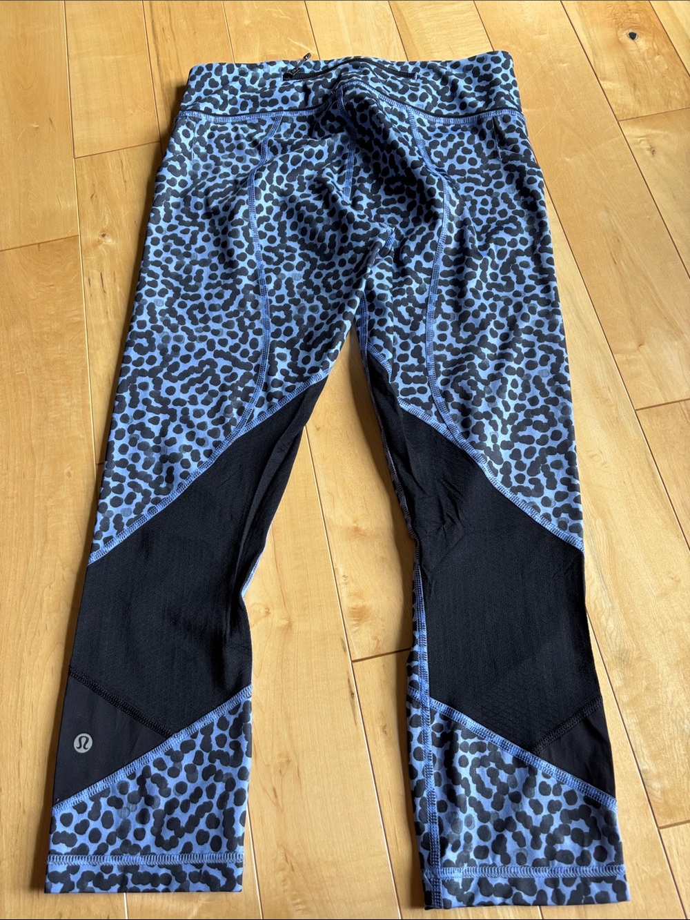 Lululemon capris - Picture 2 of 4